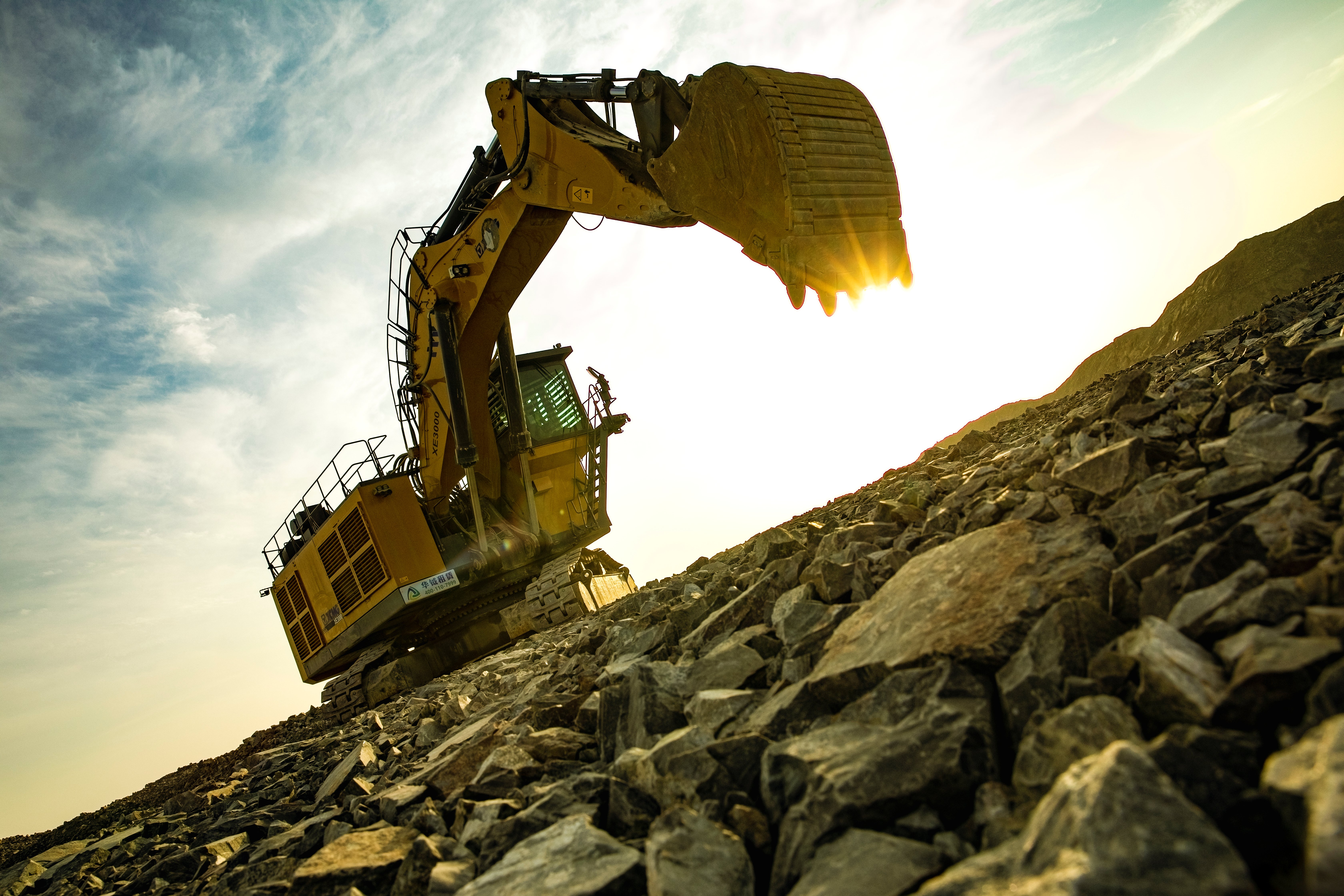 大型露天矿山智选之作，徐工XE3000矿用挖掘机