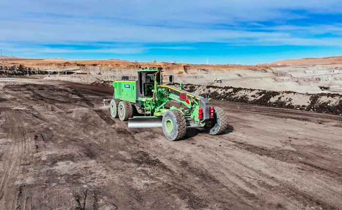 全国首台！矿用大功率纯电动平地机震撼登场！