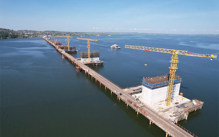 3200米超级工程！徐工塔机助建东非第一长桥