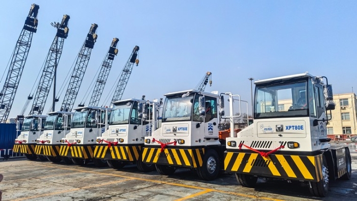 新车交付忙！徐工新能源重载牵引车以多维优势赋能大宗货物智慧转运