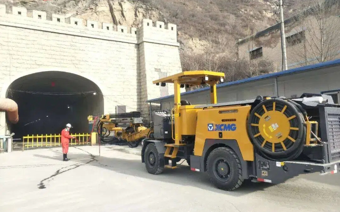 掘进铁矿！徐工掘进钻车硬核施工